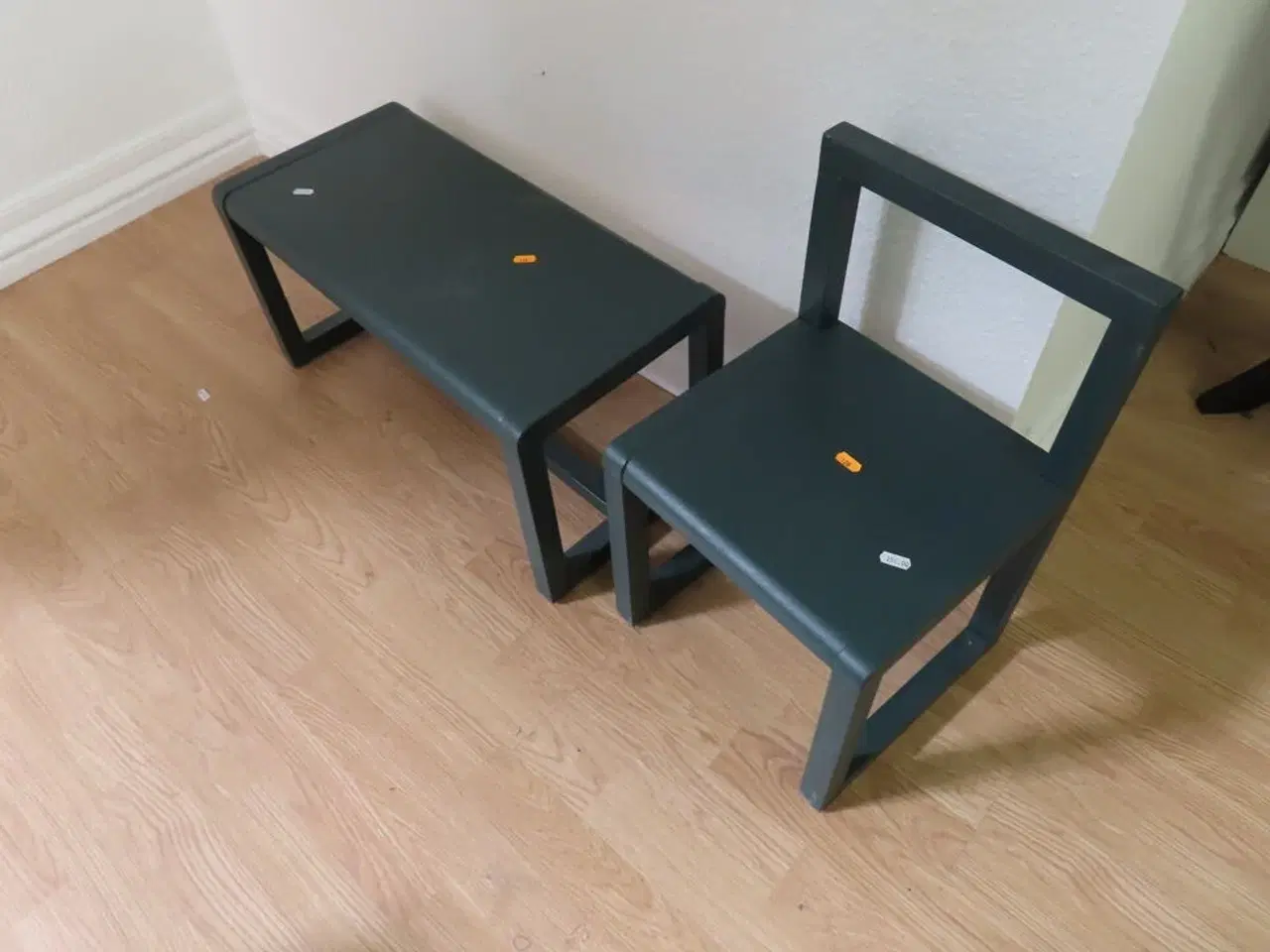 Billede 1 - Bænk og stol til børn