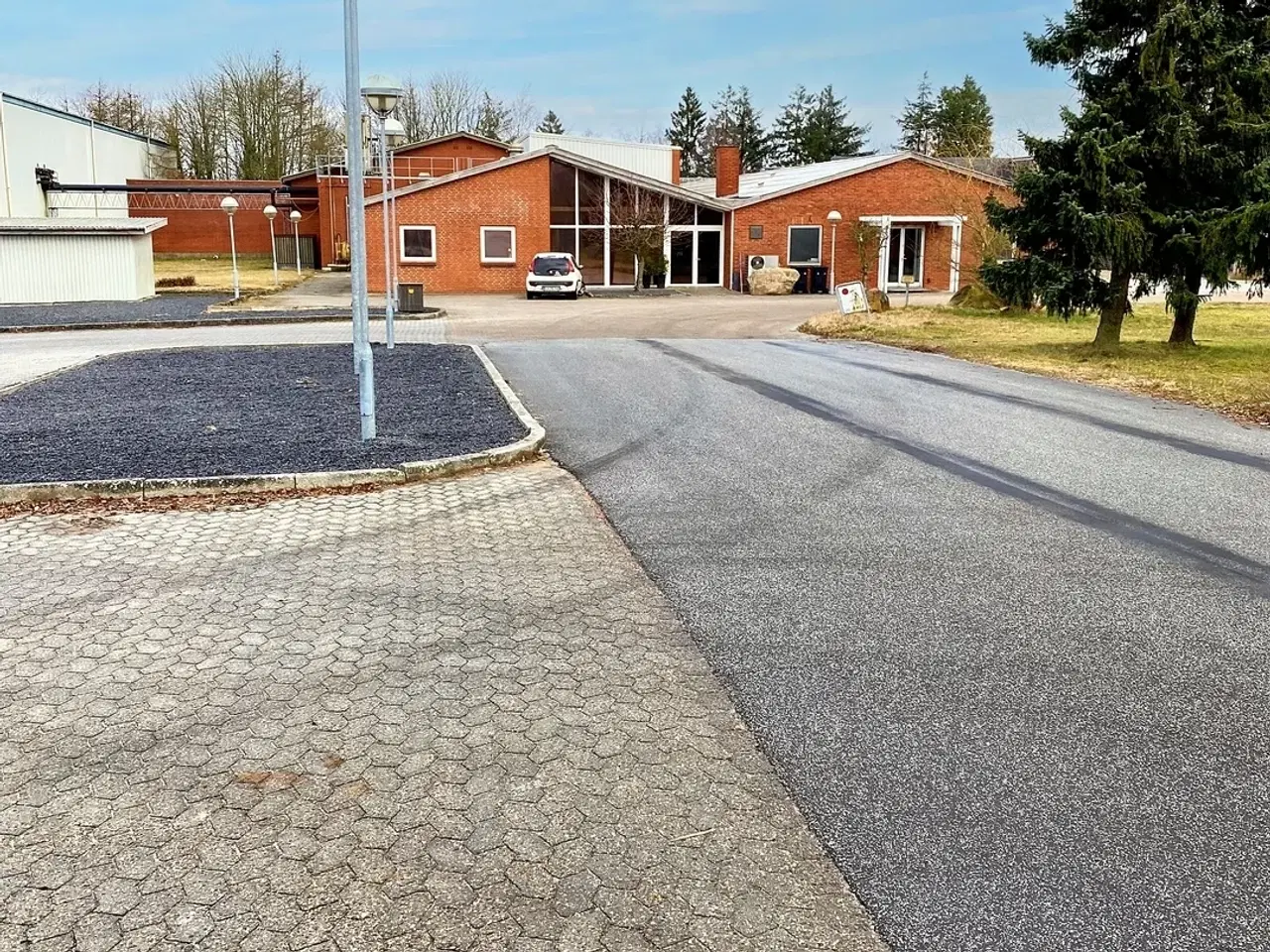 Billede 2 - Produktion/lagerlokaler/værksted med kontor til leje på Alskovvej 23, 7470 Karup J.