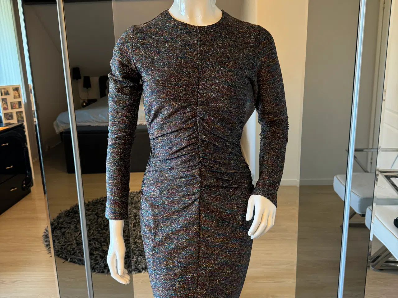 Billede 1 - Helt ny kjole fra Mads Nørgaard str S