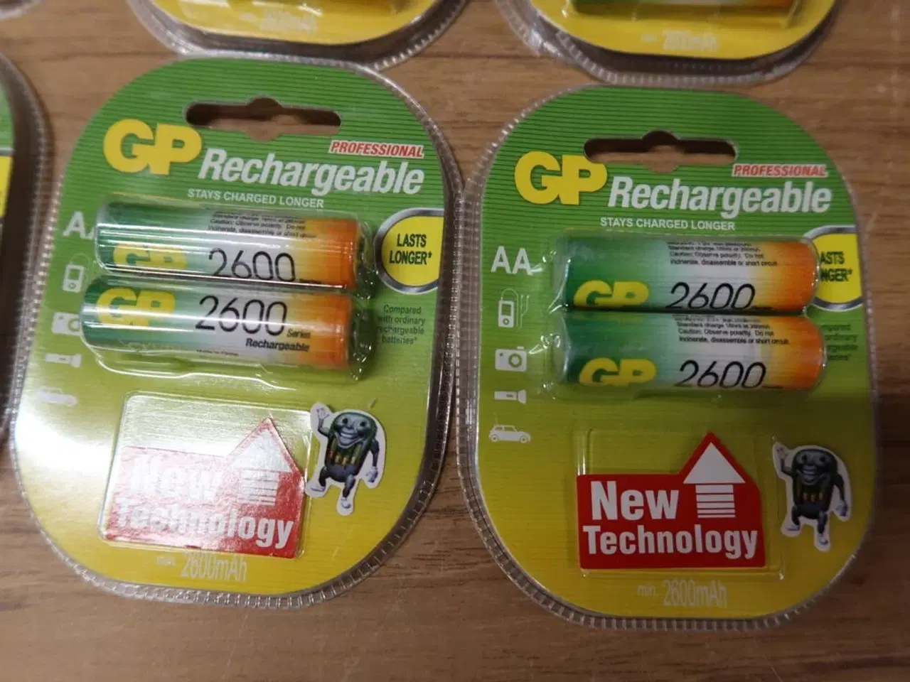 Billede 4 - Div. Genopladelige batterier og 2 stk. stik omformere til EU
