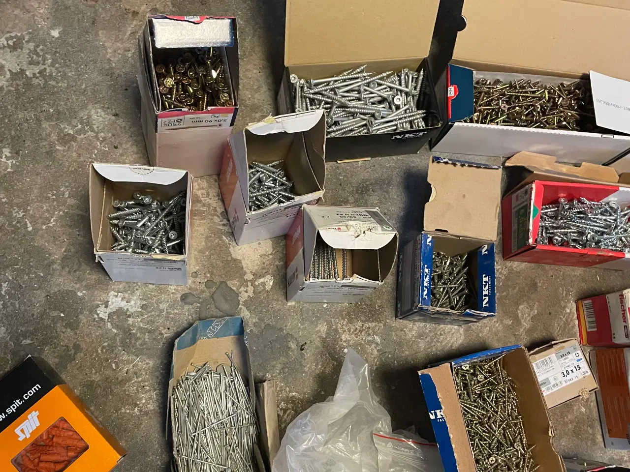 Billede 5 - Div. Skruer,rawlplugs, søm
