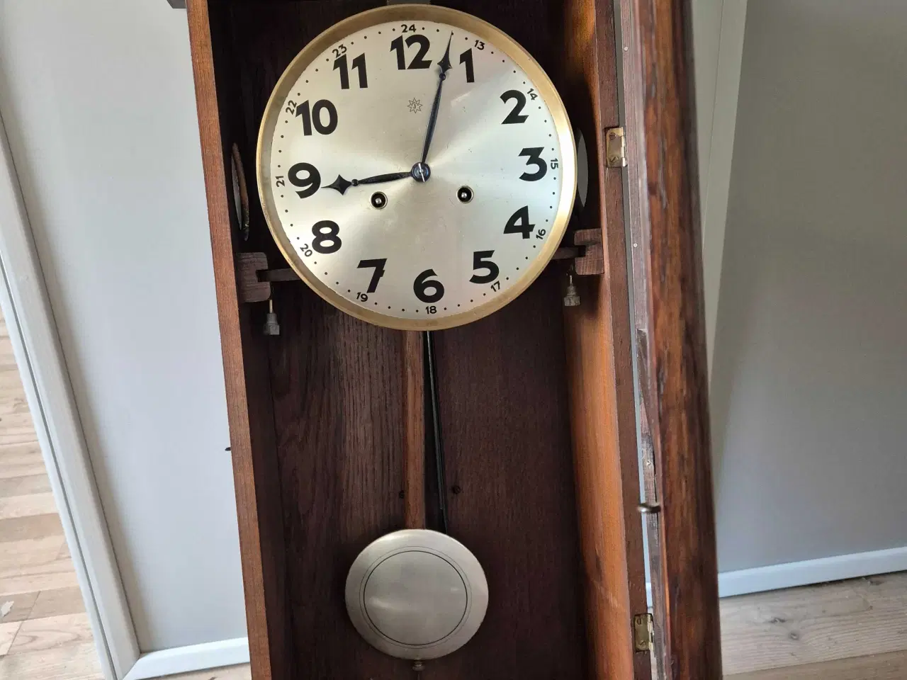 Billede 2 - Flot danskproduceret Junghans vægur 