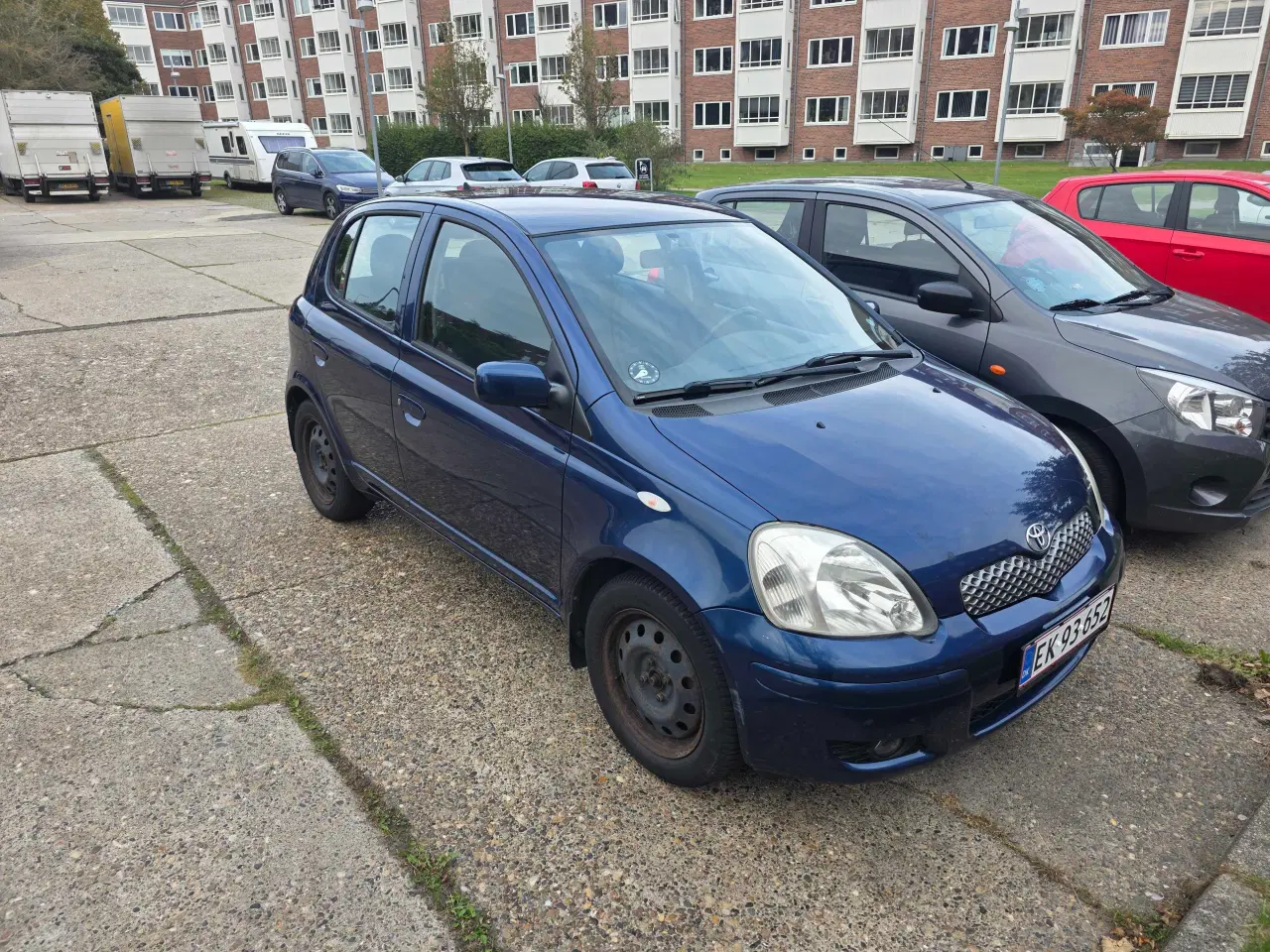 Billede 2 - Toyota Yaris 1.3 Lavt km tal