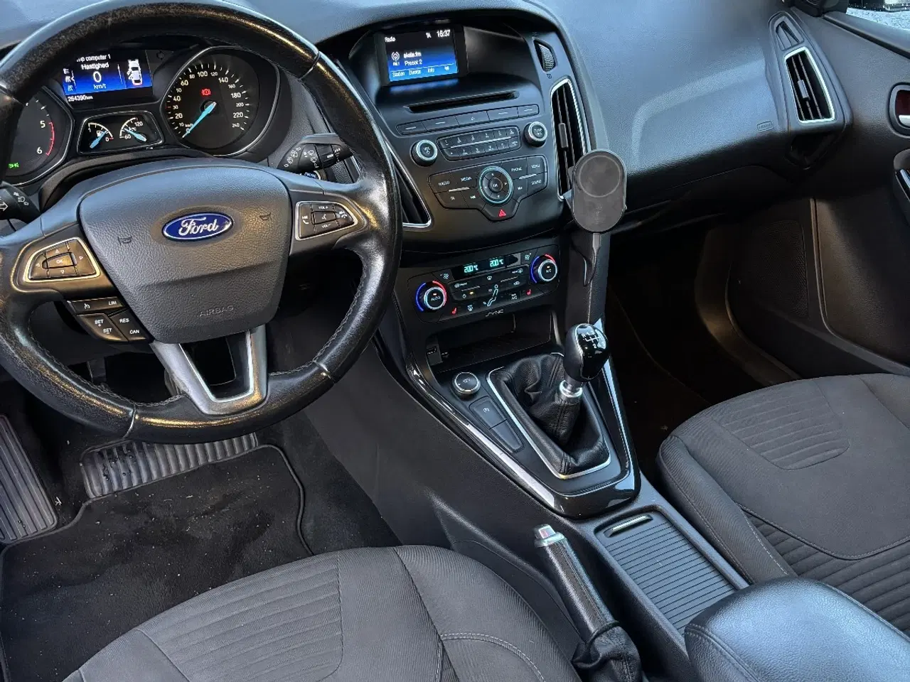 Billede 4 - Ford Focus 1.5 TDCi 105 hk Business stc. ECO 2015