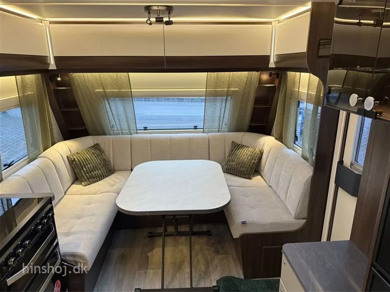 Billede 5 - 2026 - Polar Blueline 590 BS    Polar med enklesenge og stort toiletrum fra Hinshøj Caravan