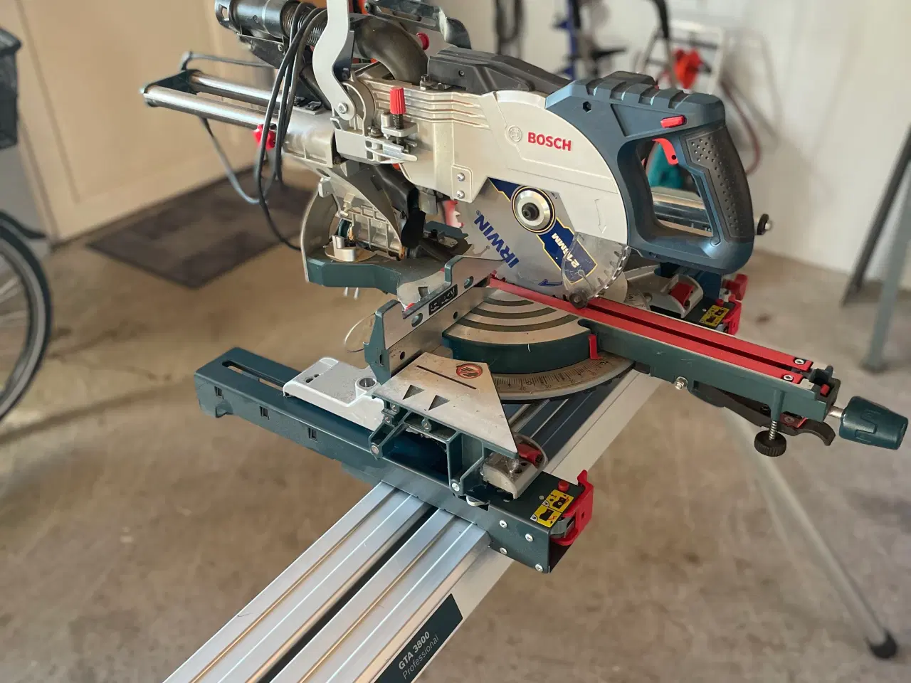 Billede 1 - Bosch profesional kapgeringssav m/savbord