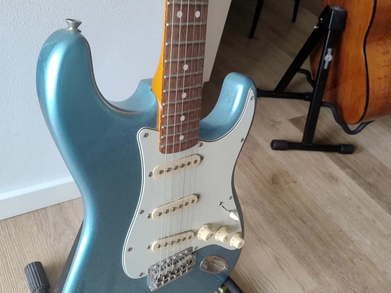 Billede 2 - Classic Vibe 60s Stratocaster, Ice Blue Metal