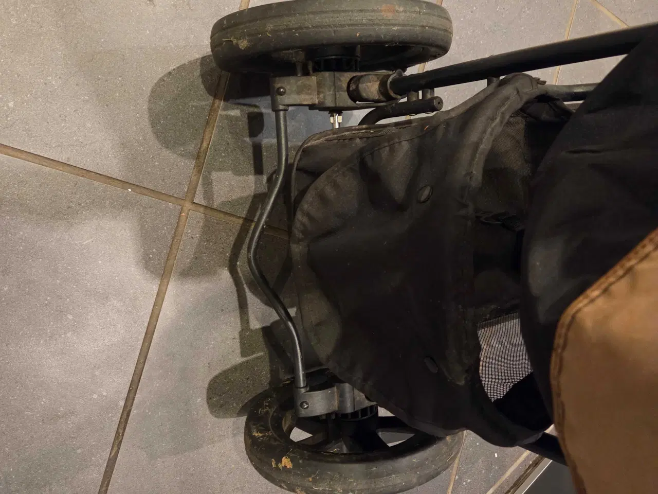 Billede 14 - Sælger mit Hauck Trio-sæt i sort med brune detalje