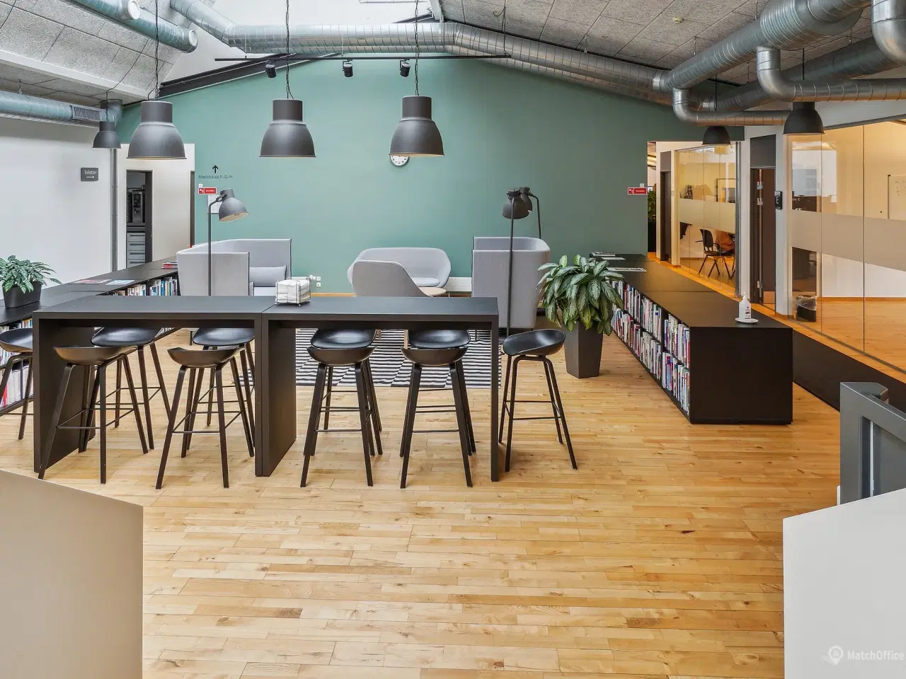 Billede 17 - Indbydende lejemål med åbent kontormiljø