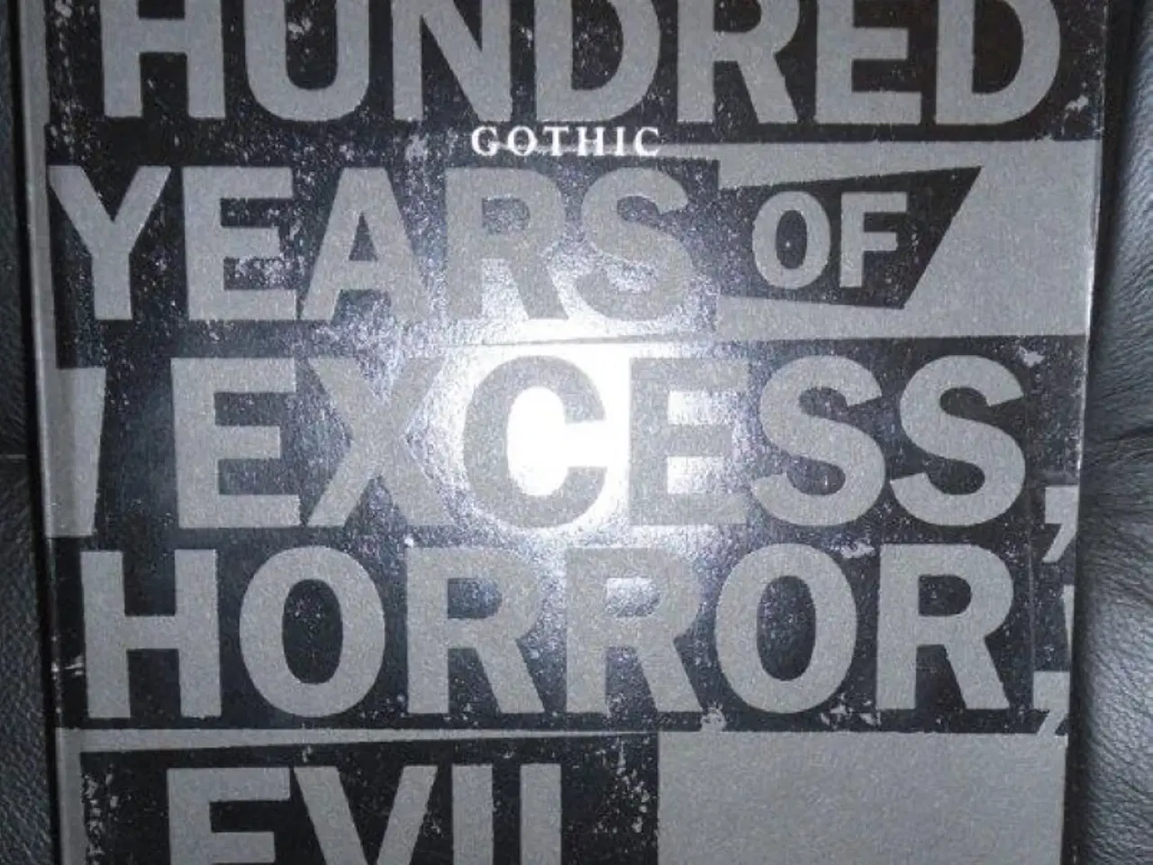 Billede 1 - Gothic: Four Hundred Years Of Excess, Horror, Evil