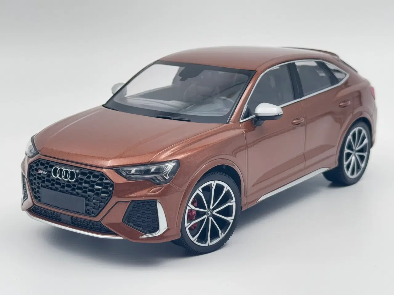 Billede 3 - 2019 Audi RSQ3 Sportback 1:18  