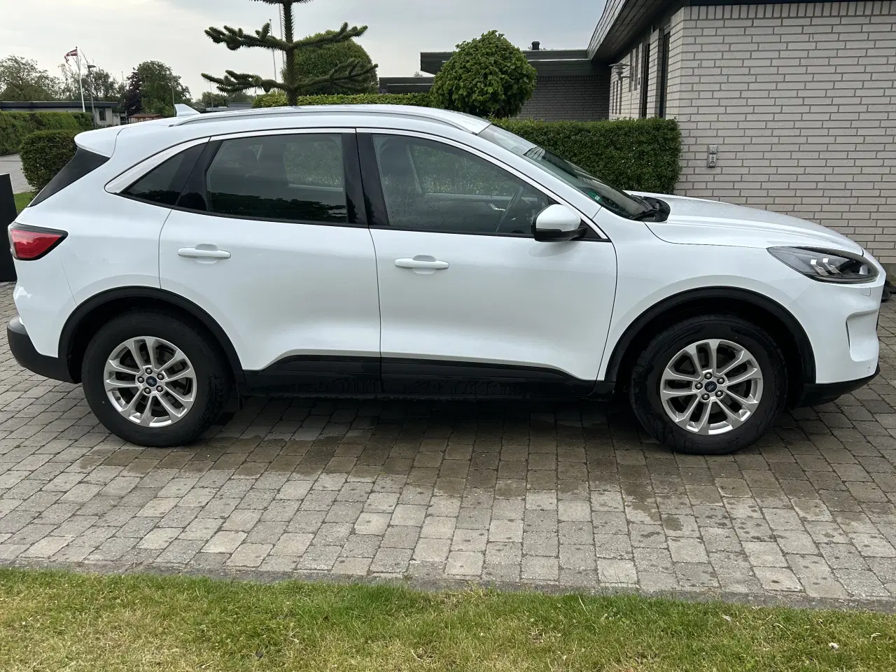 Billede 3 - Velholdt Ford kuga 2.5 phev st line 2021 88000km