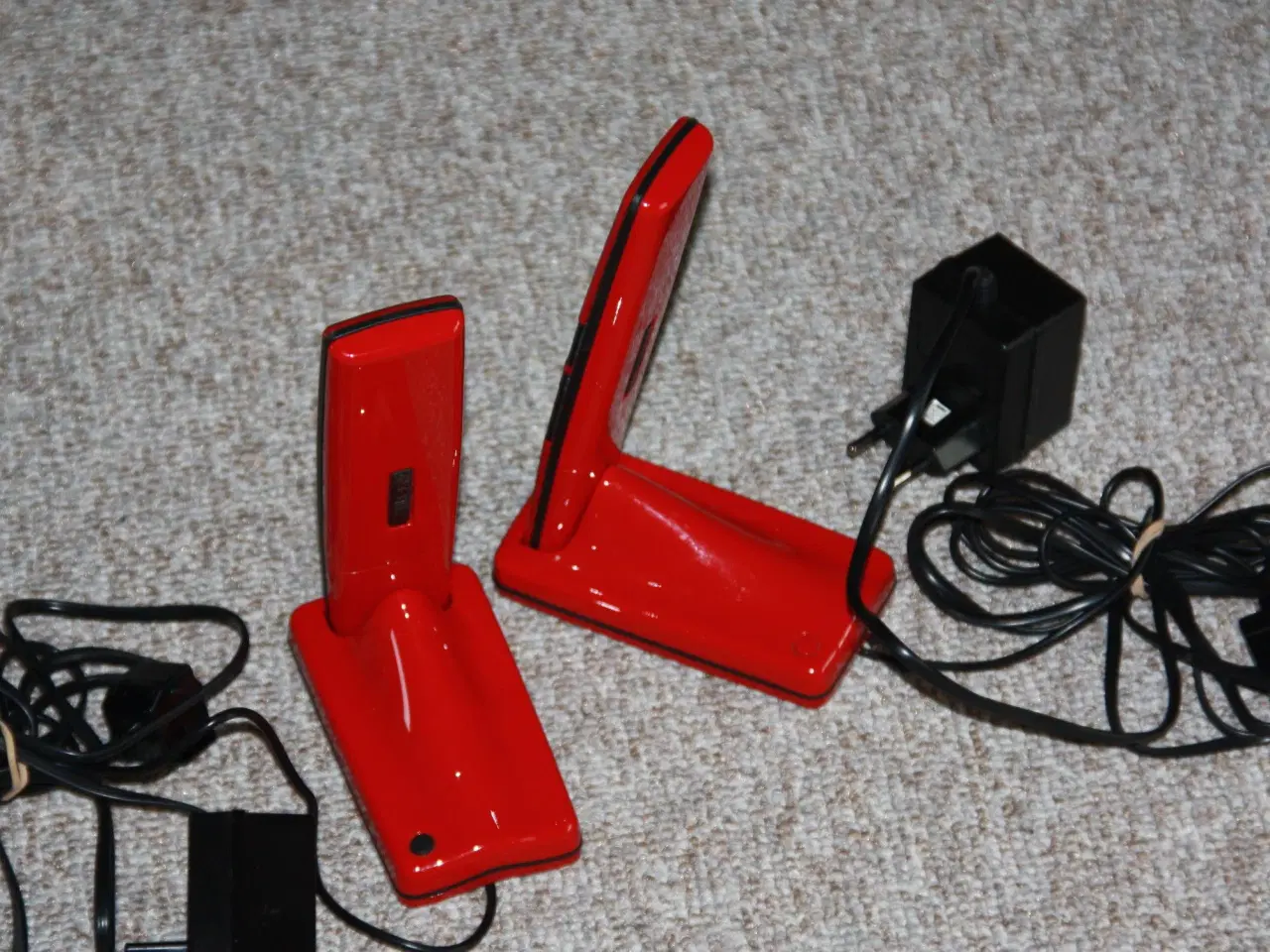 Billede 2 - Bordtelefon fra Kirk , pris for 2 stk. vintage rød