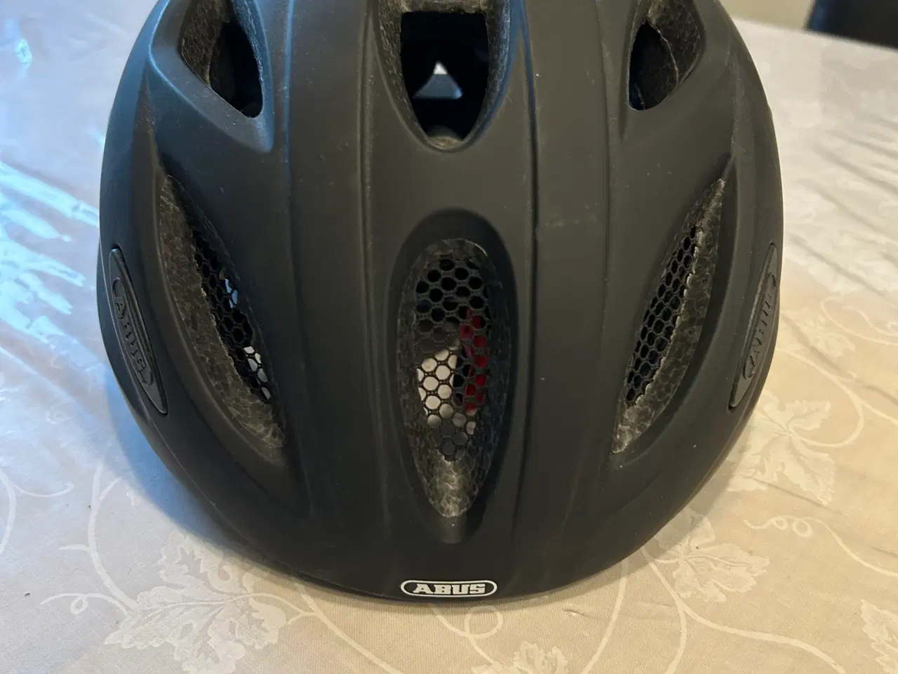 Billede 1 - Abus cykelhjelm sælges