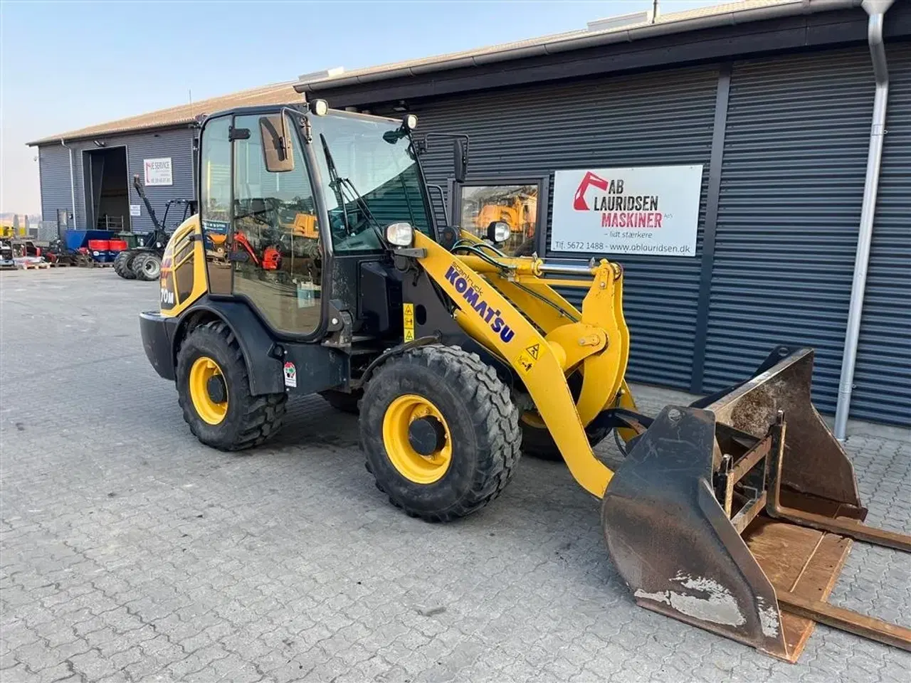 Billede 2 - Komatsu WA 70 M-8E0 med skovl og gafler