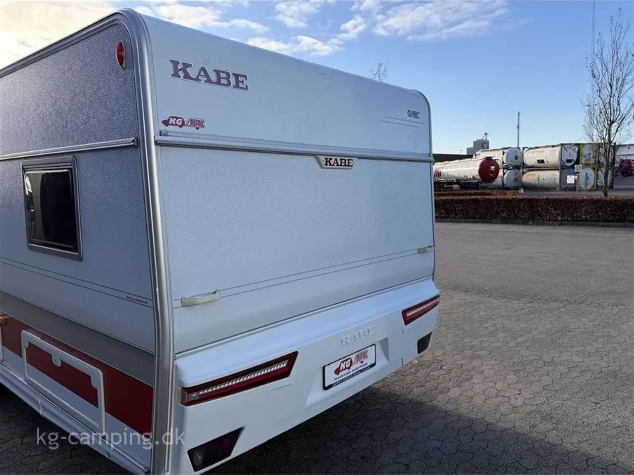 Billede 4 - 2016 - Kabe Classic 560 GLE KS Vintervogn med køjer og stor siddegruppe i front.