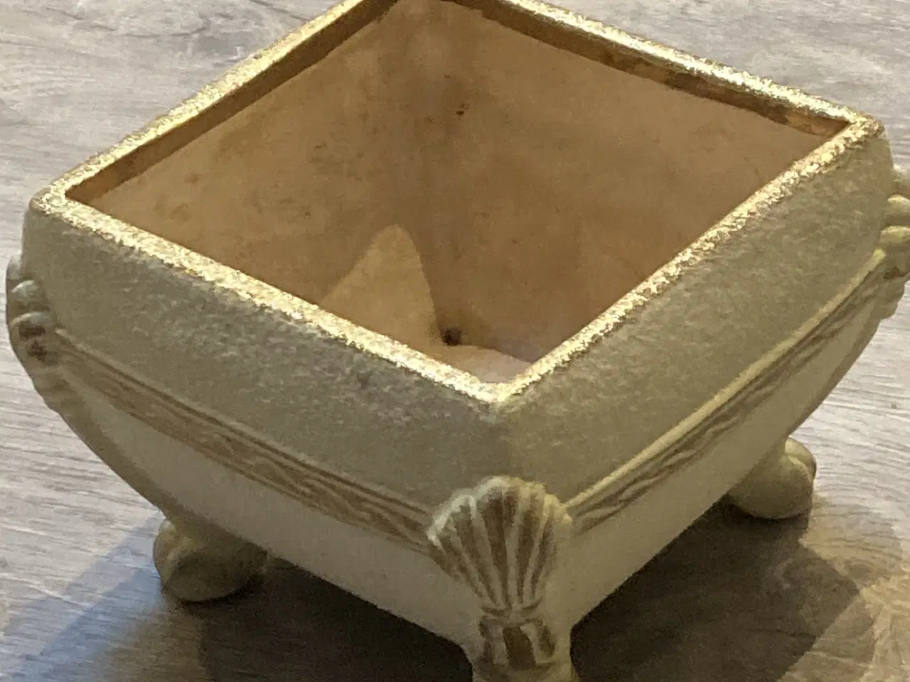 Billede 1 - Urtepotteskjuler 