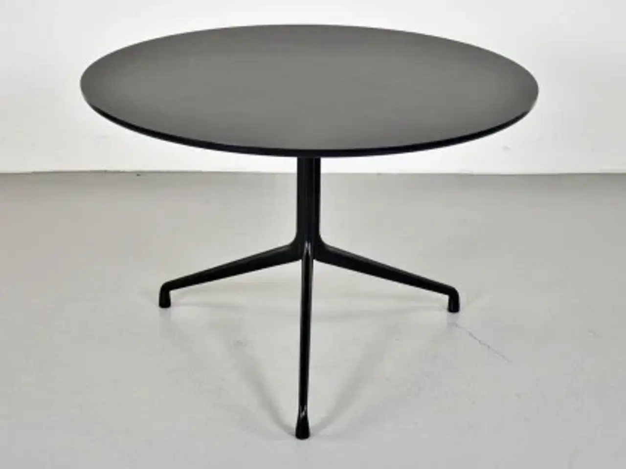 Billede 3 - Hay about a table cafébord med sort linoleum