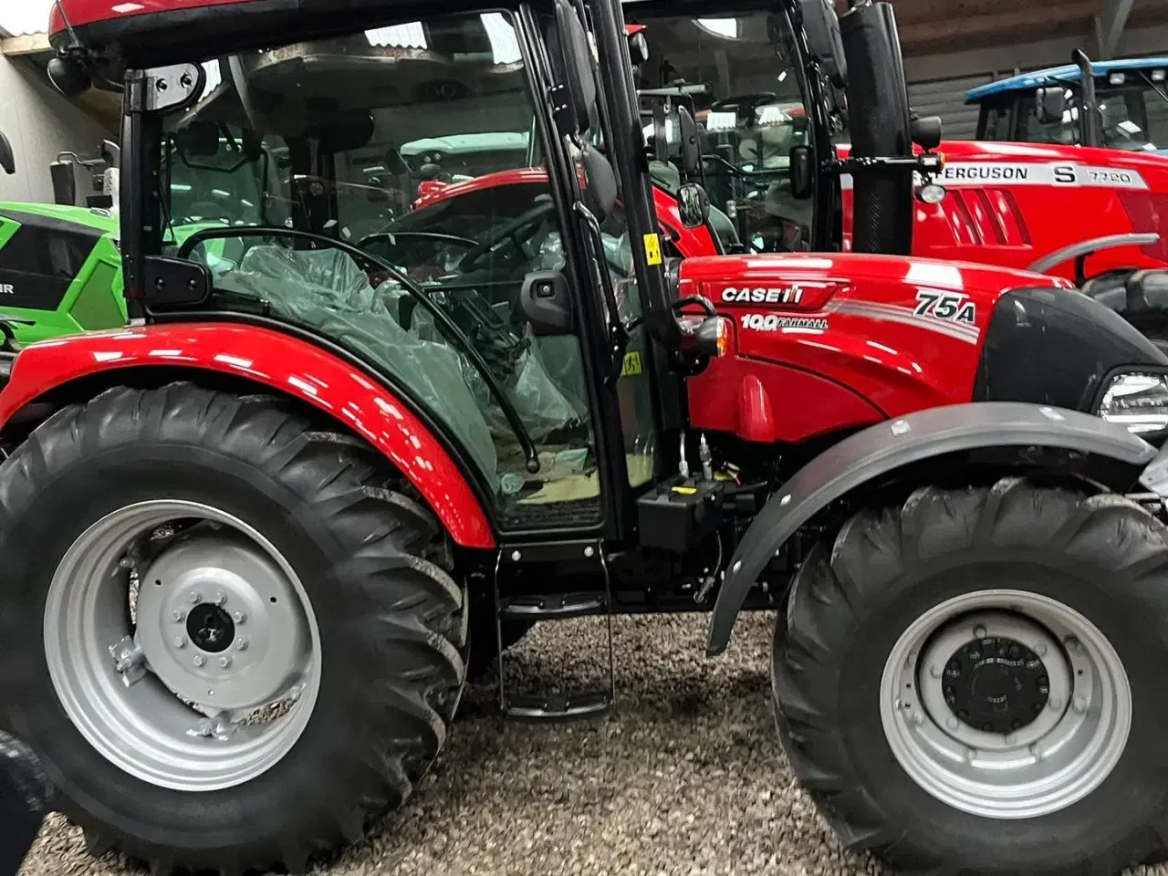 Billede 11 - Case IH Farmall 75 A Med Quicke frontlæsser med Euroskifte, 3die funktion og dæmper, samt og brede hjul.