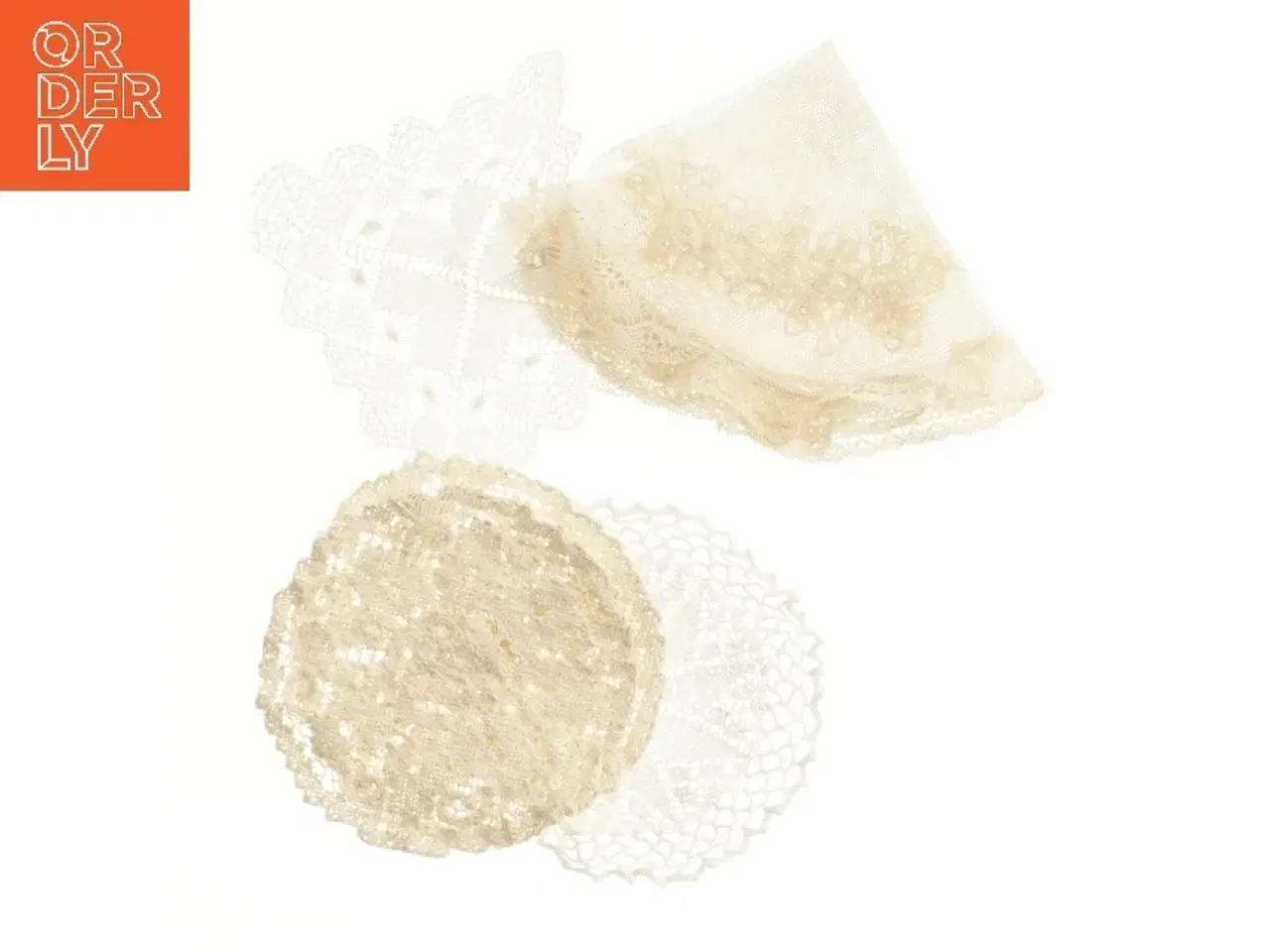 Billede 1 - Blonde dækkeservietter - 5 stk (str. 12 cm)