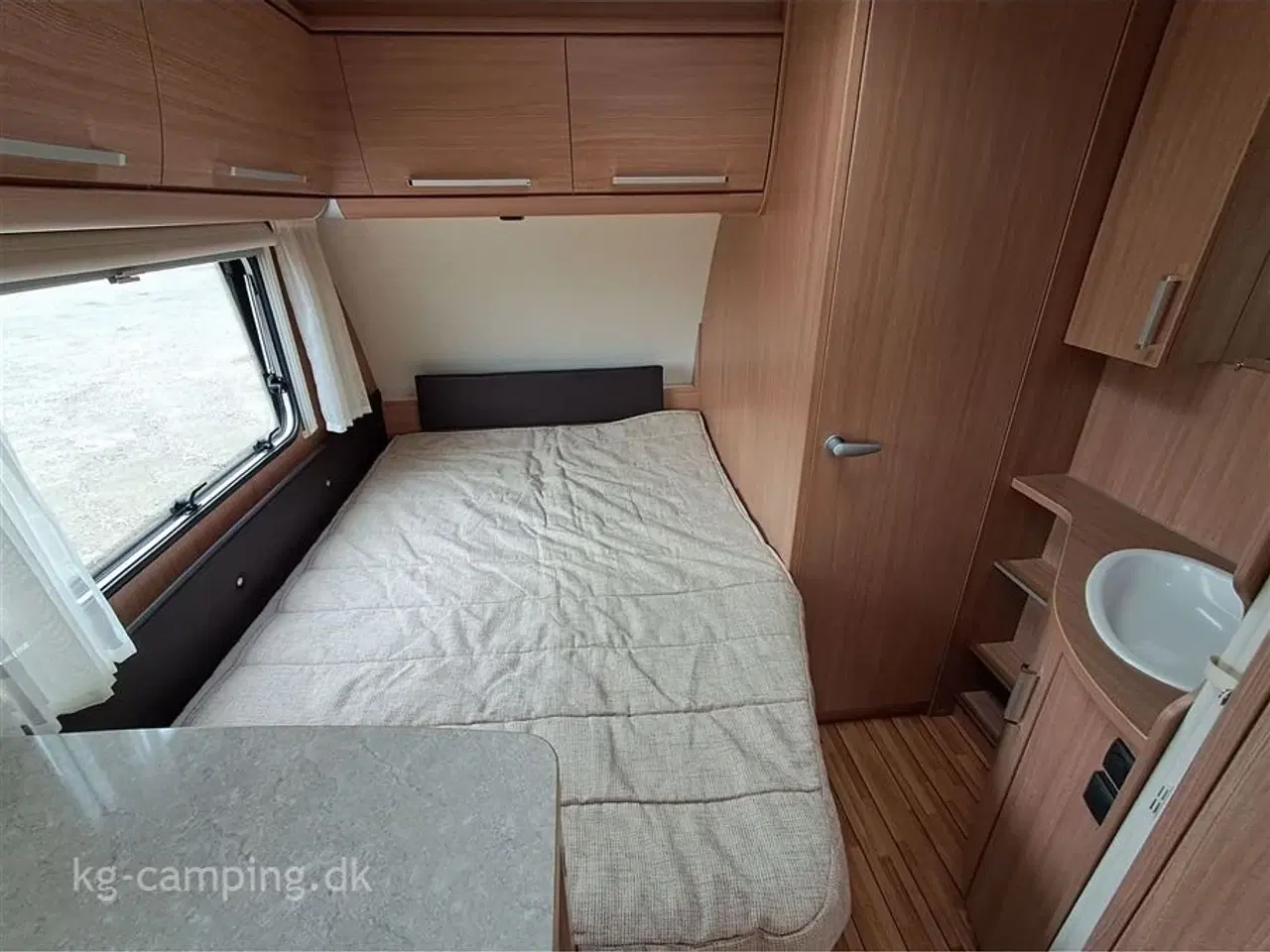 Billede 5 - 2012 - Knaus Südwind 500 FU Celebration   Velholdt 50 års Jubilæumsmodel inkl. Solcelle pakke og Isabella Commodore fortelt.