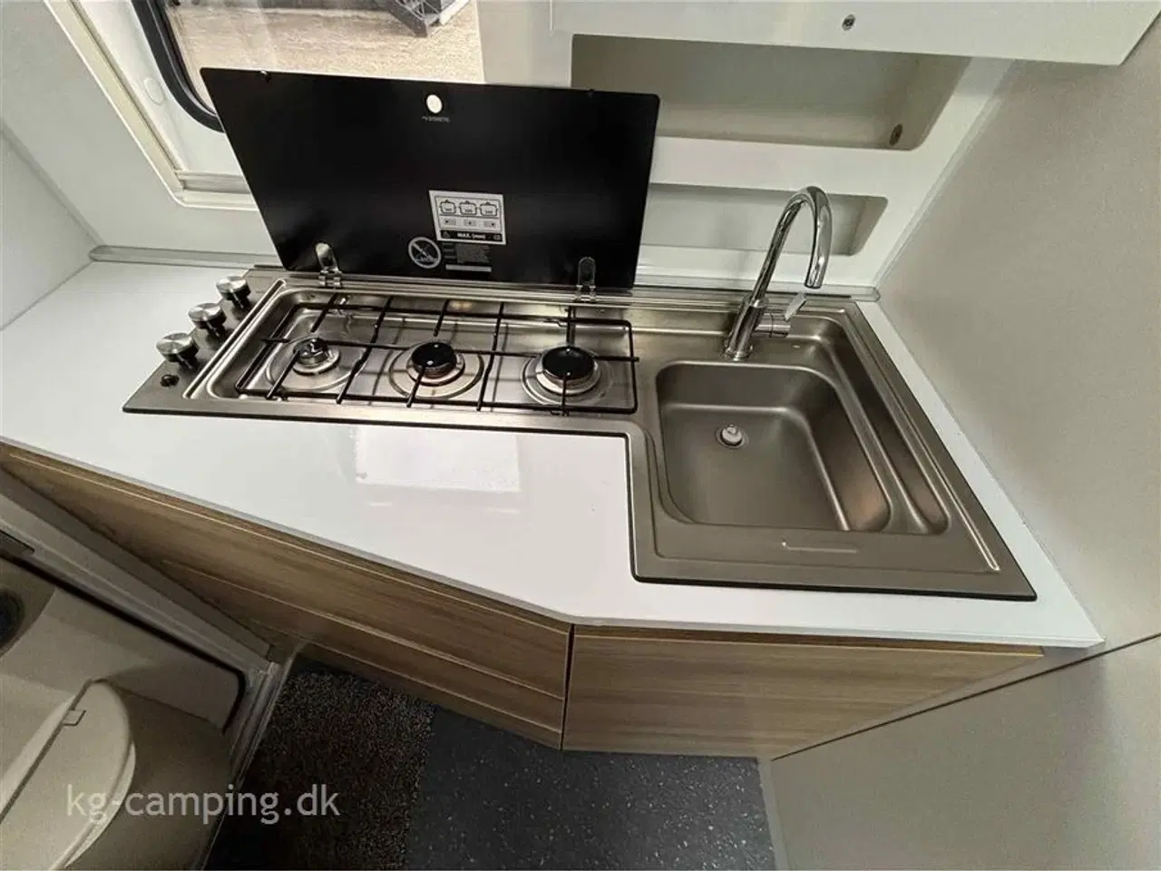 Billede 6 - 2022 - Adria Action 391 LH Sport   Sportsmodel spækket med udstyr!