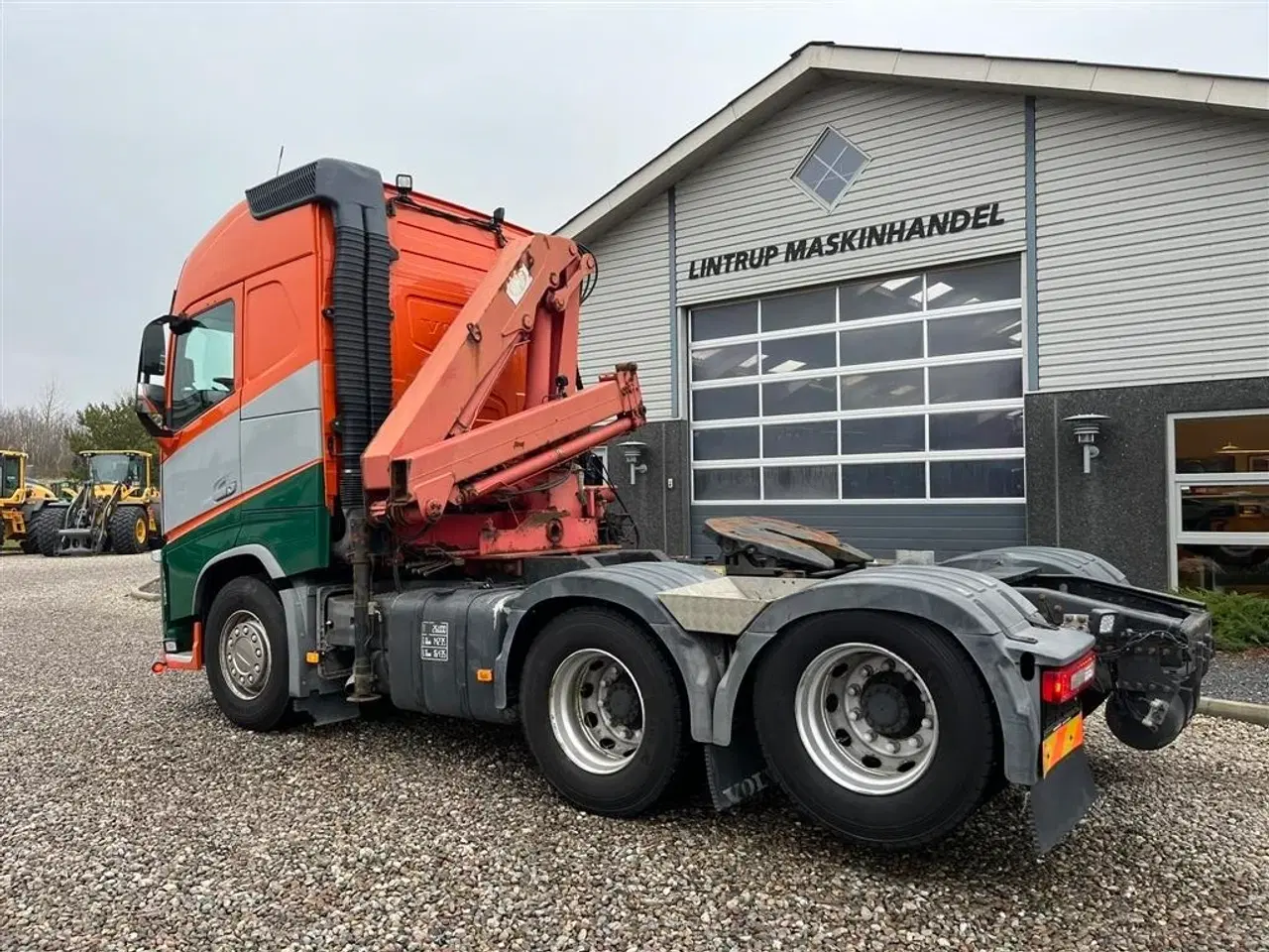 Billede 2 - Volvo FH 500 6x4 med tandemløft og aftagelig HMF 1150 kran+ 2 strengs hydraulik