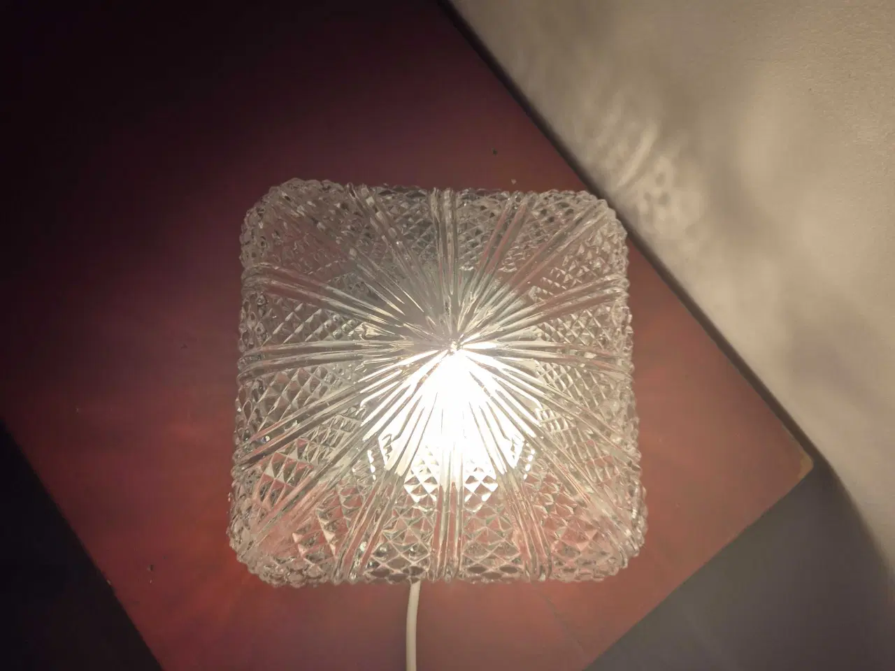 Billede 4 - Smuk plafond med buet glasskærm