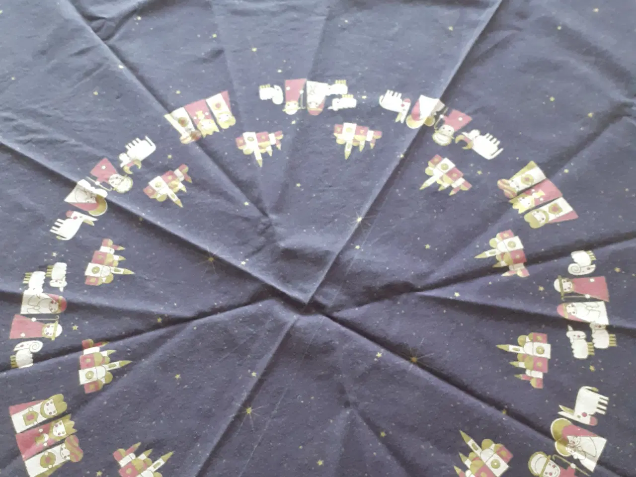 Billede 6 - SØDAHL "Bethlehem" - stor rund lilla dug fra 1992