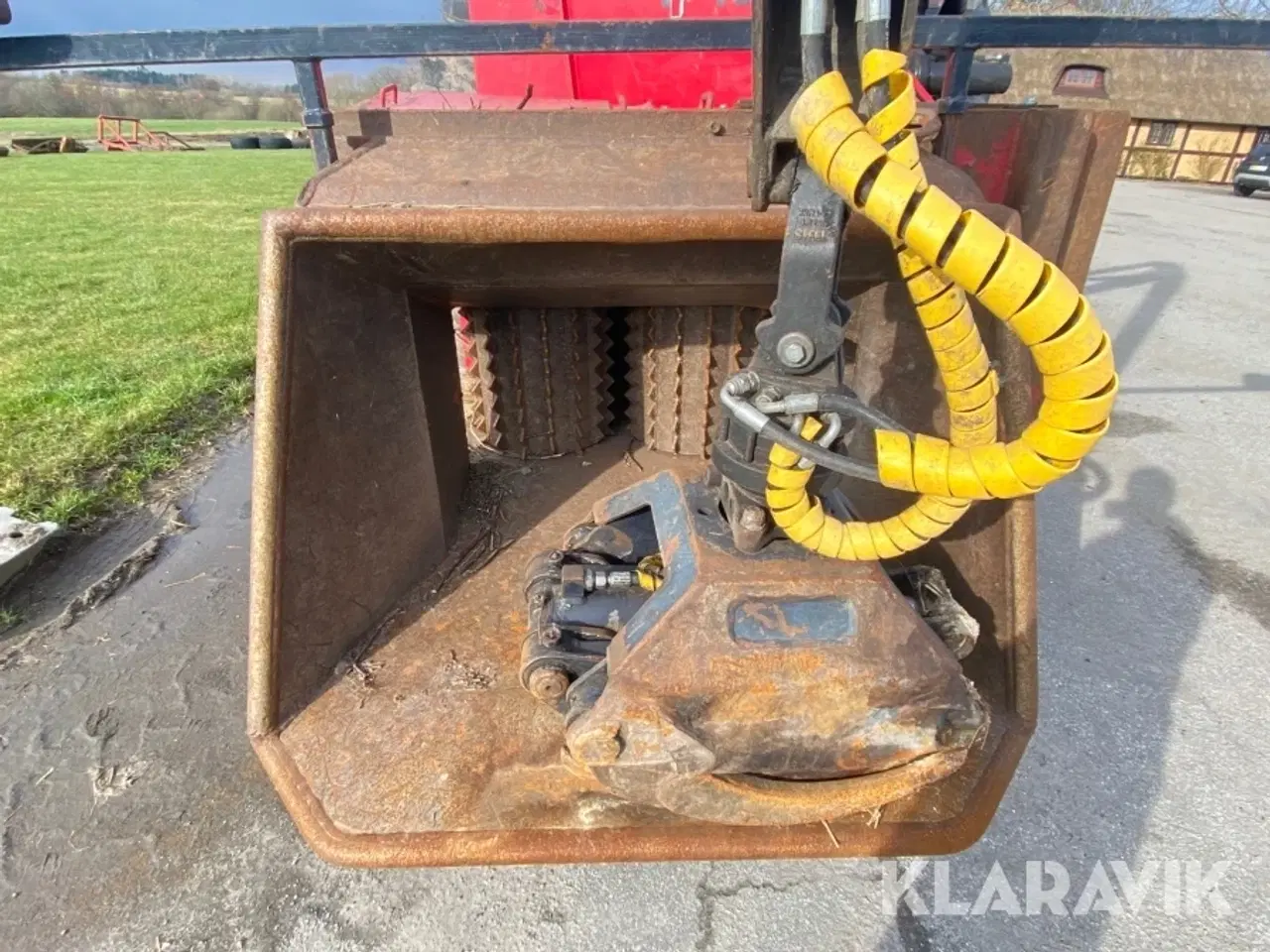 Billede 10 - Skovtraktor Valtra S374  med flishugger og vogn TP 400 flishugger