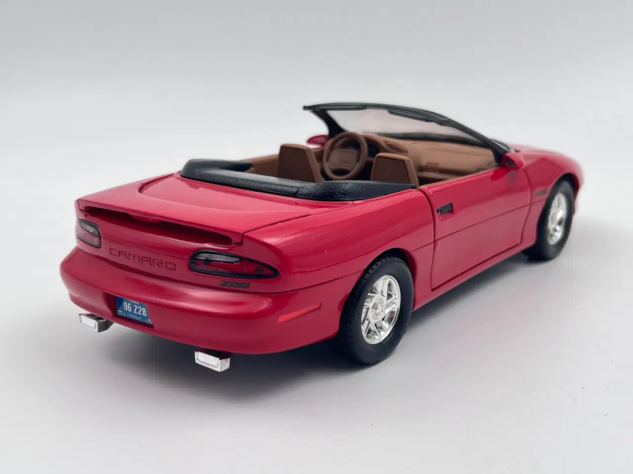 Billede 5 - 1996 Chrvrolet Camaro Z28 1:18  Super flot model