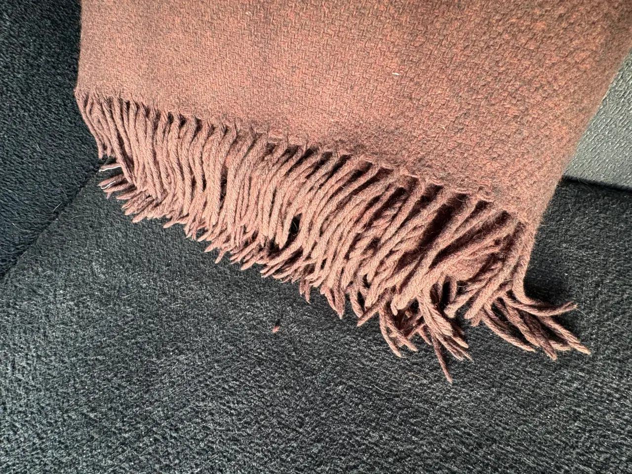 Billede 4 - Varmt Bordeaux tæppe