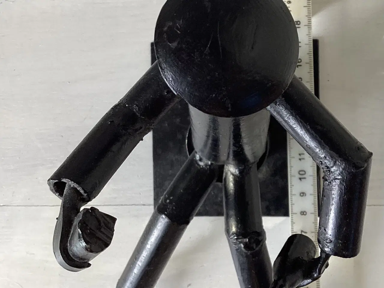 Billede 8 - Metal skulptur af drikkende mand/robot