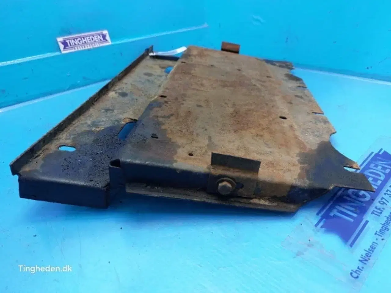 Billede 2 - Massey Ferguson 3060 Batteryholder 3389849M96