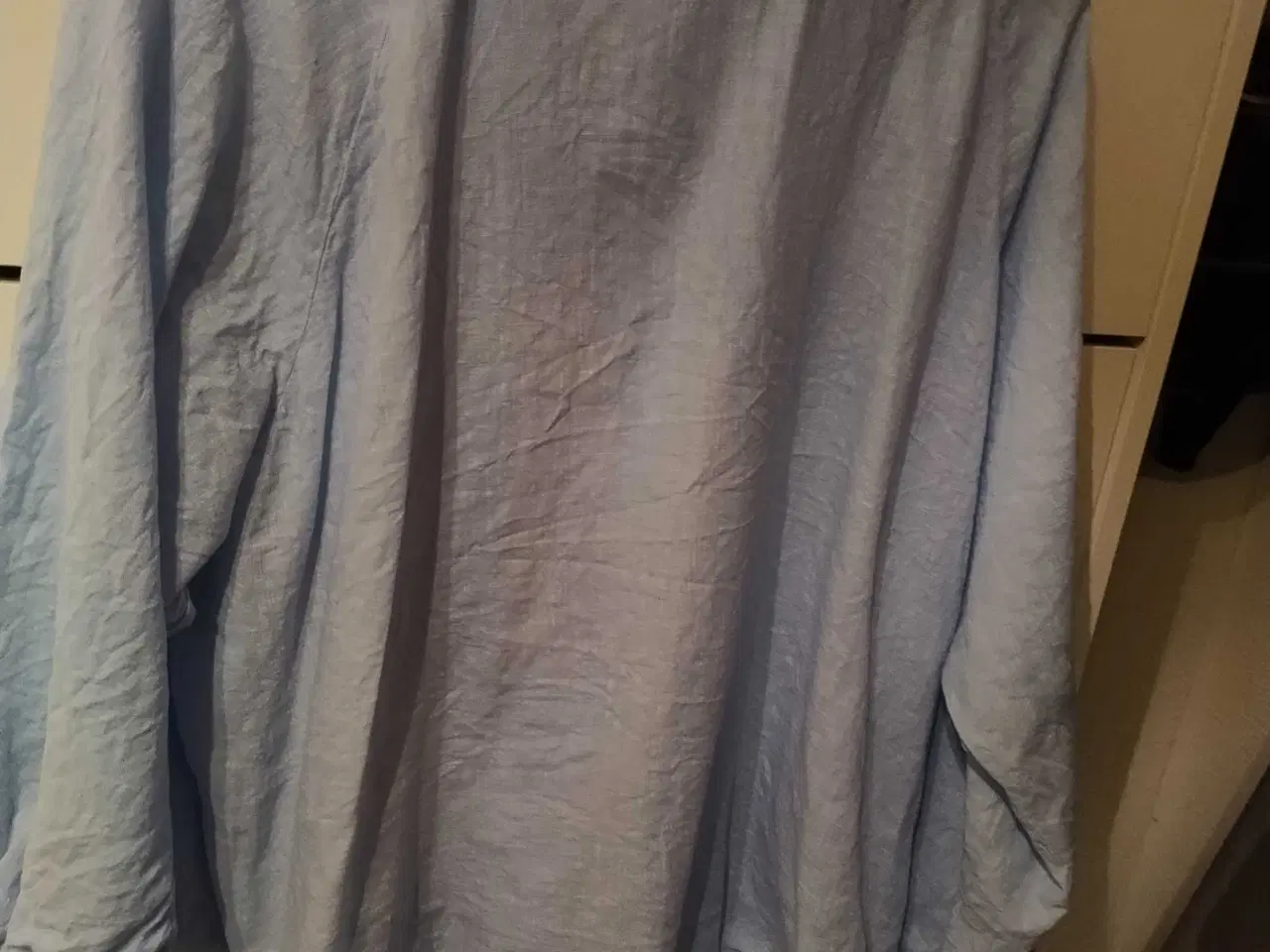 Billede 3 - Lyseblå hør skjorte