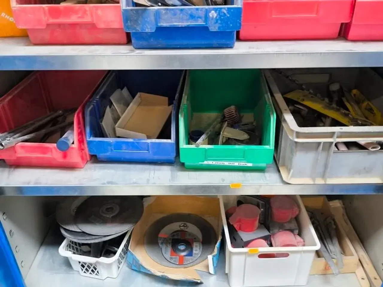 Billede 2 - Stålskab BLIKA inkl. indhold