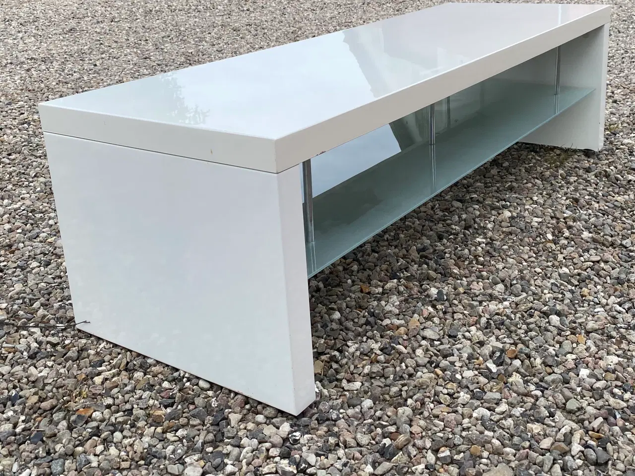 Billede 2 - TV bord med glashylde 