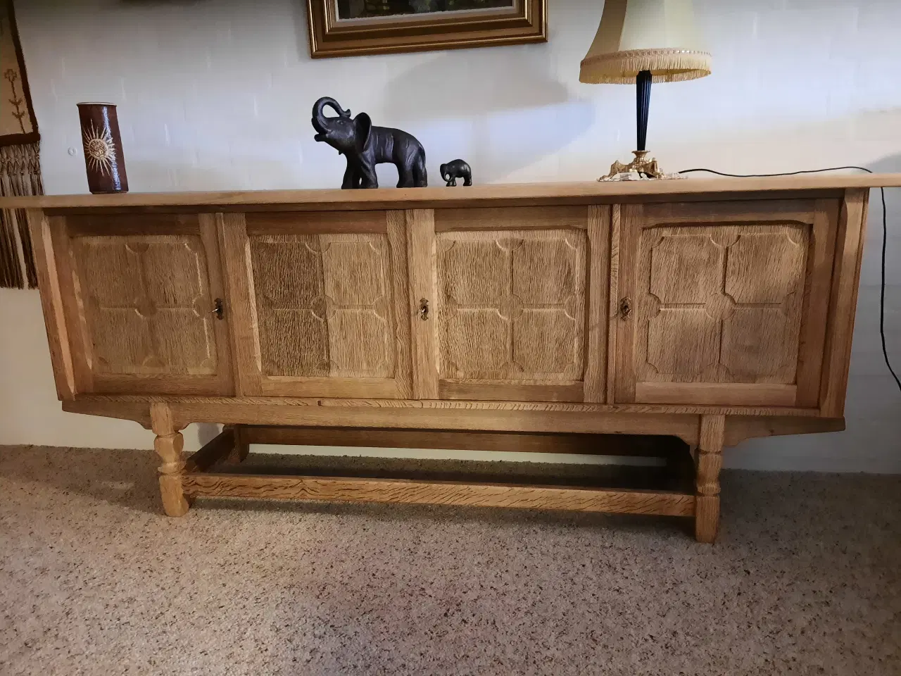 Billede 1 - Spisebord m/2 plader og 6 stole, skænk m.m.