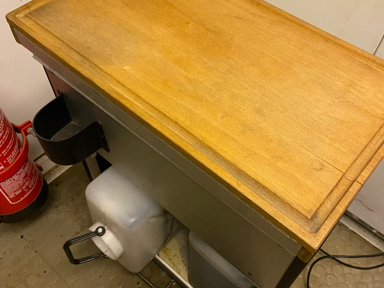 Billede 6 - Gasblus. Håndvask med vandpumpe. Gasblus m. flaske