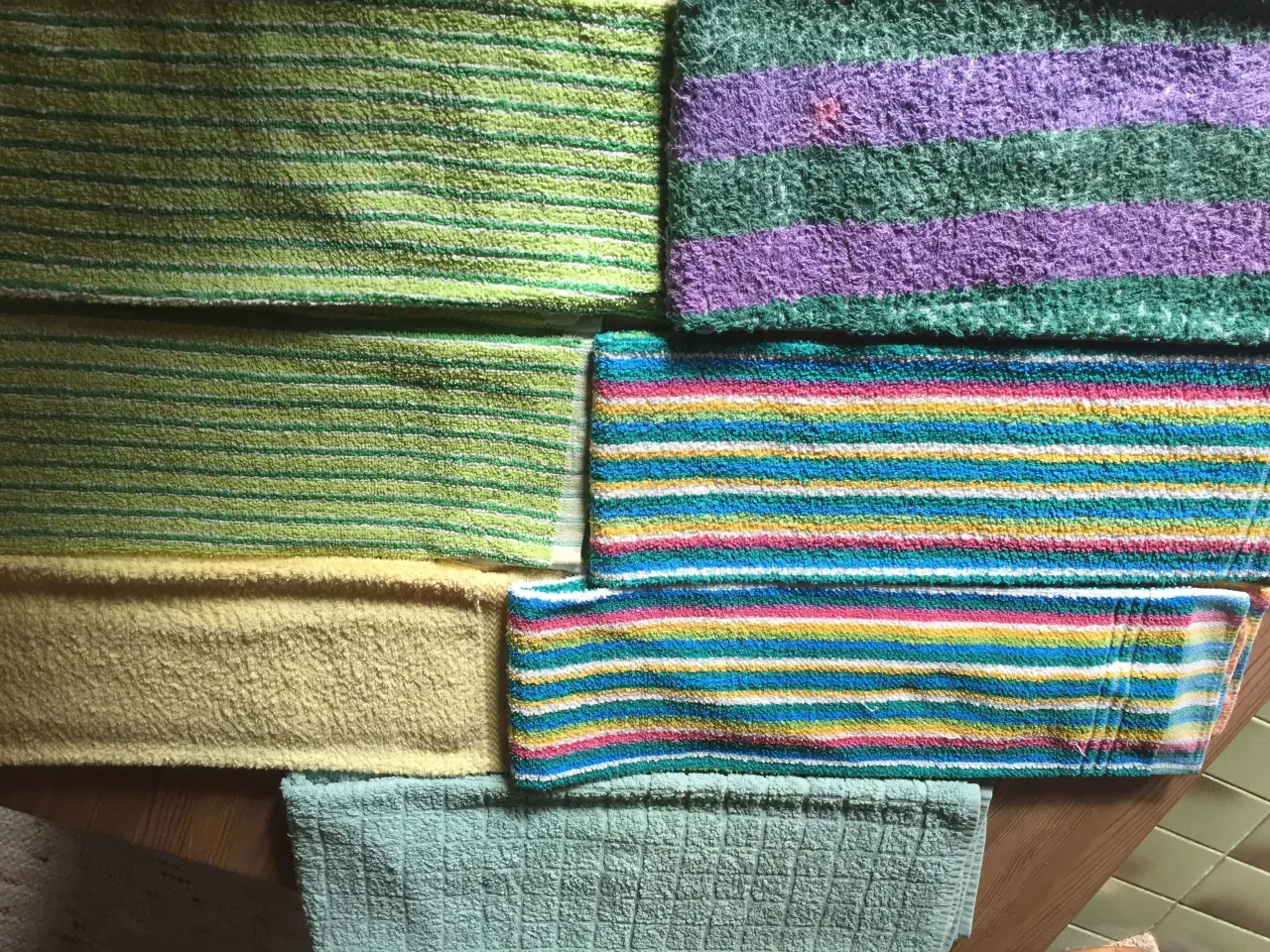 Billede 4 - Retro og nye håndklæder, 16 stk i alt