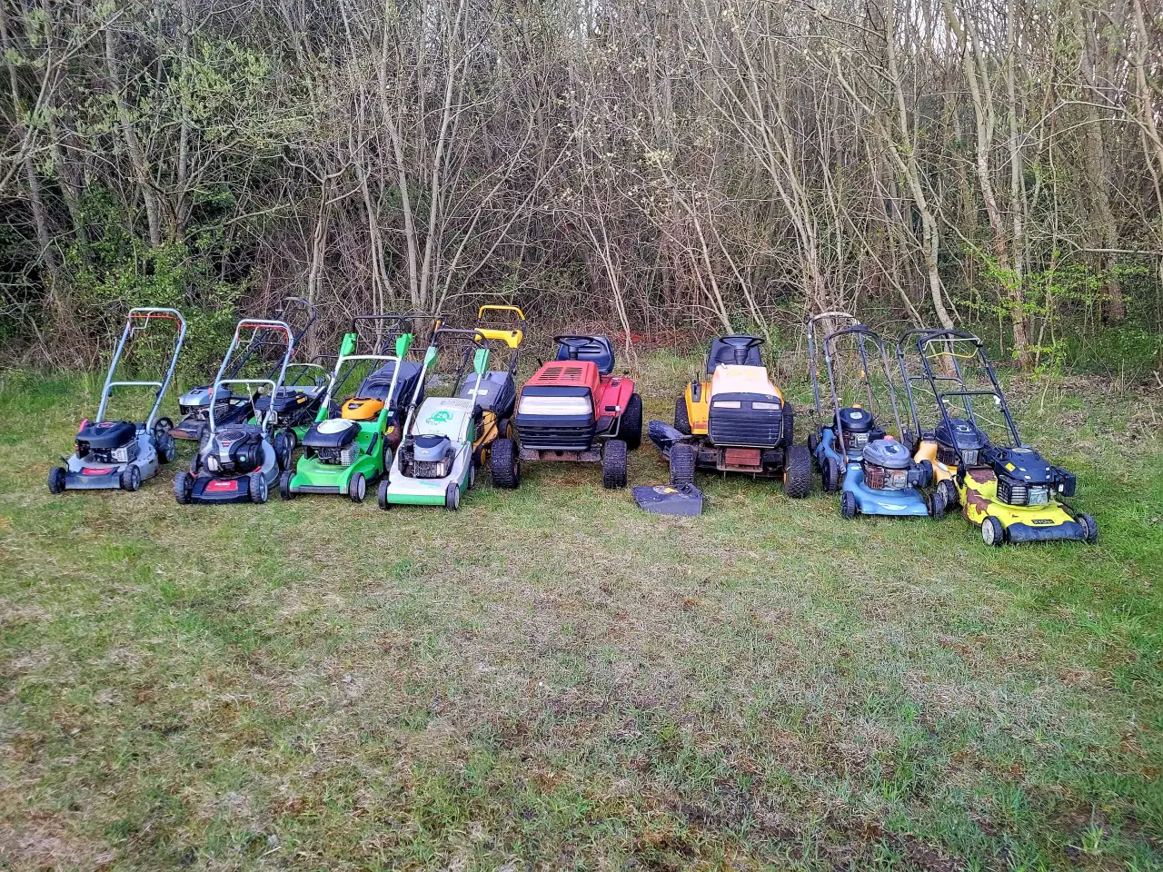 Billede 1 - Plæneklippere og havetraktorer sælges