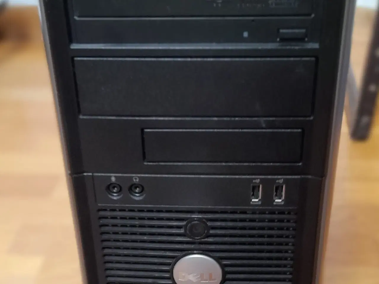 Billede 1 - Solid stationær WIN10 med det hele