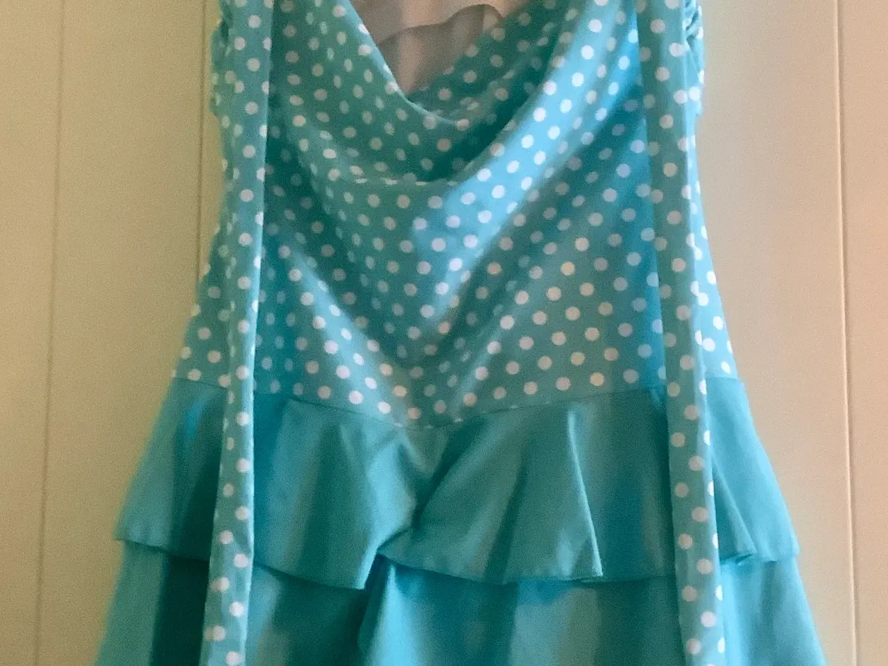 Billede 2 - Retro badedragt med skørt og tunika.