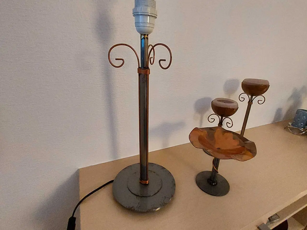 Billede 8 - Lampe,  opsats og 2 lysestager 