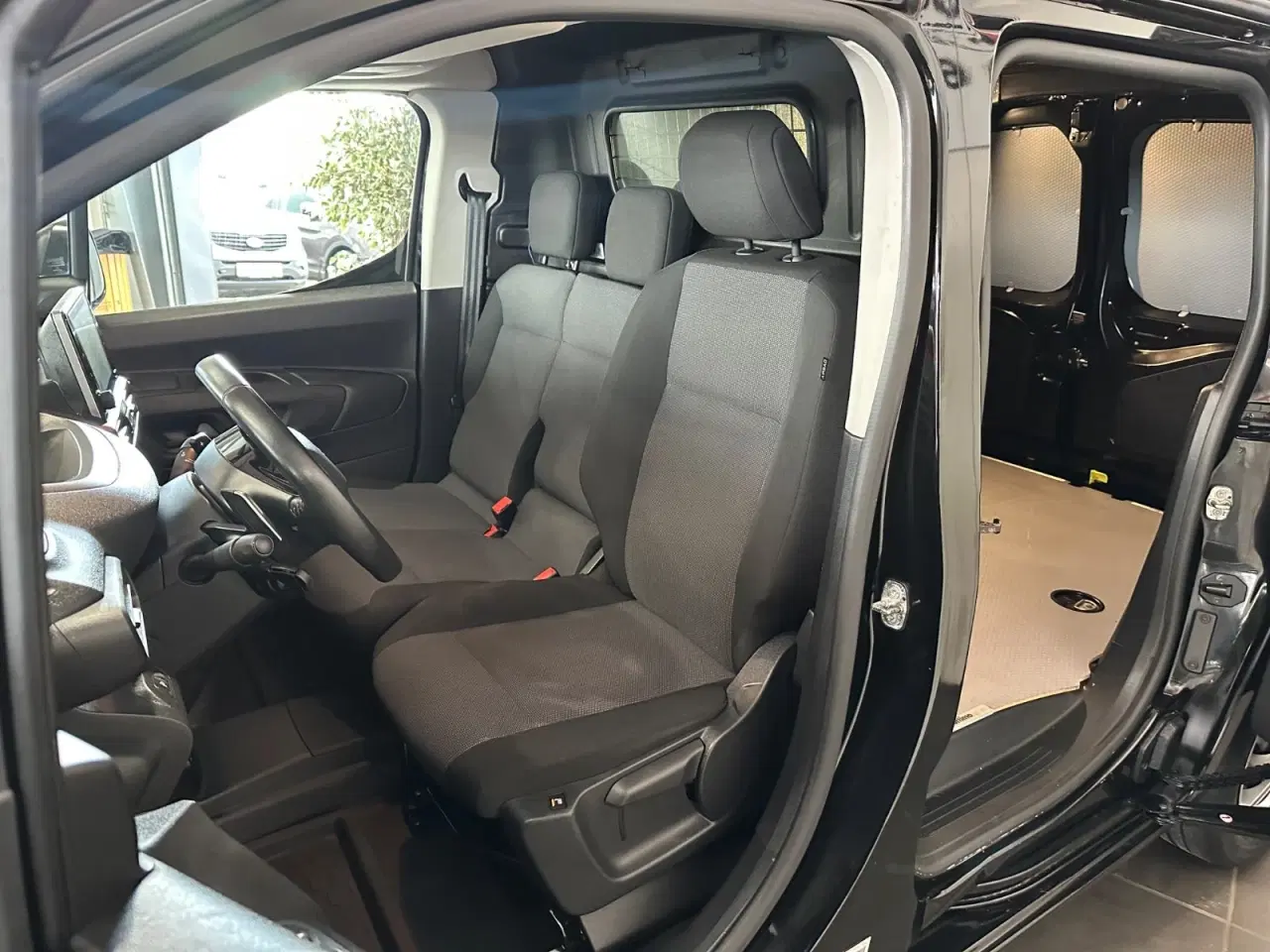 Billede 4 - Peugeot Partner 1,5 BlueHDi 130 L1V1 Plus EAT8 Van