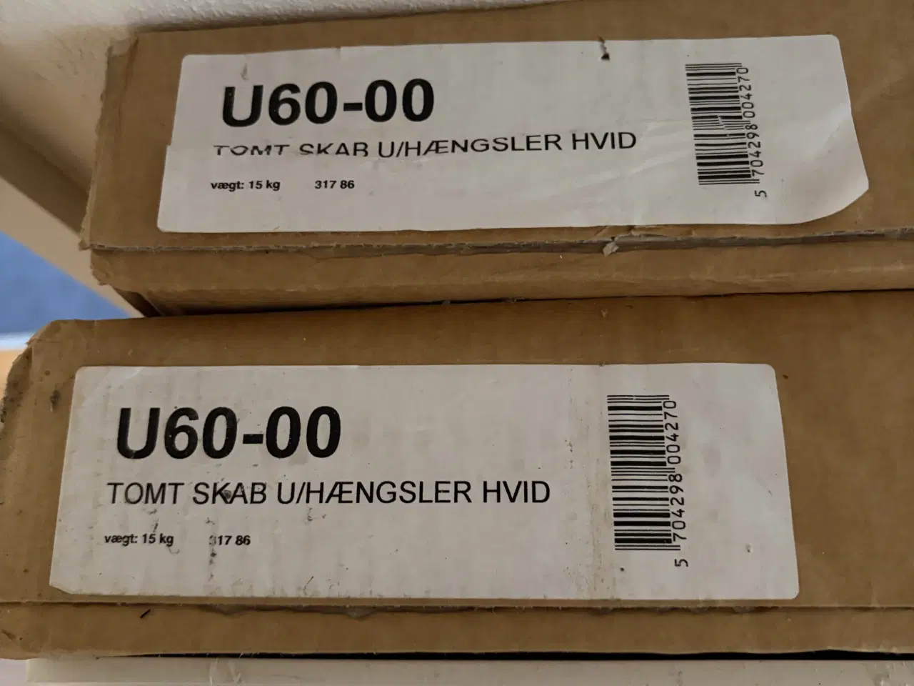 Billede 2 - 2 x 60 skabe hvide med skabslåger / Fronter