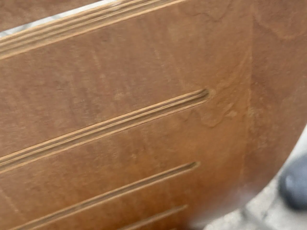 Billede 4 - 2 stole i formspændt træ