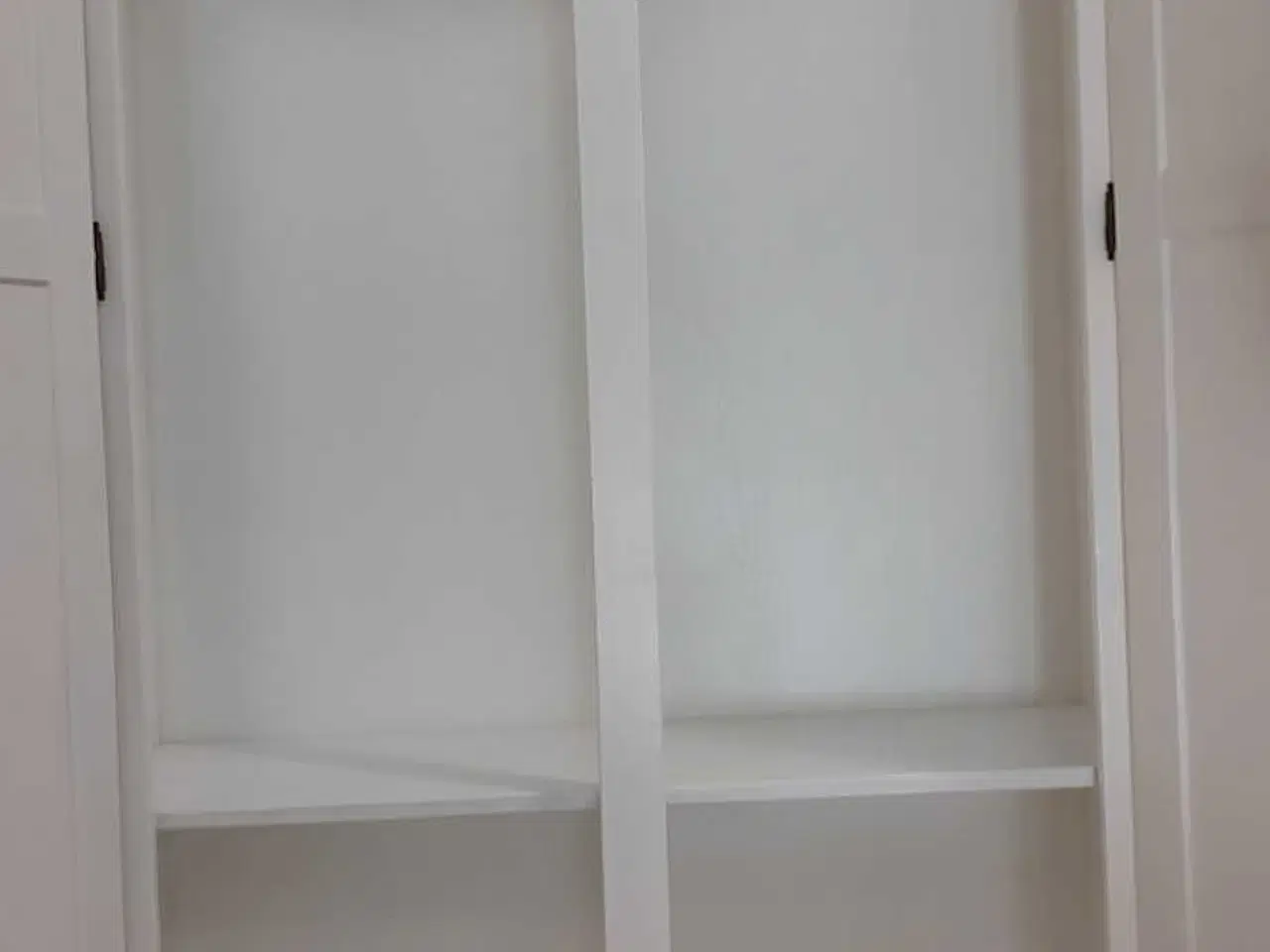 Billede 6 - Ny malet Karlekammerskab