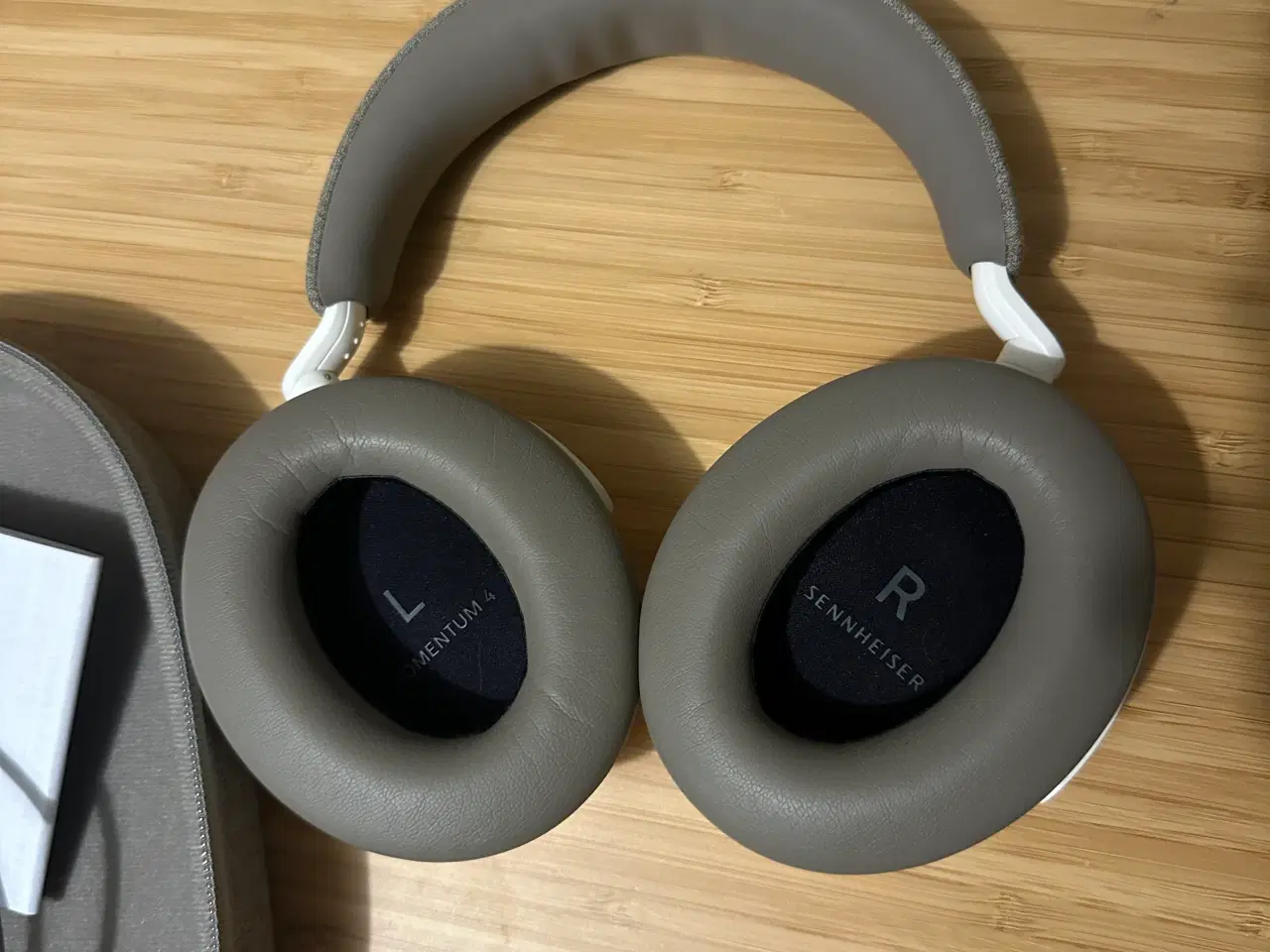 Billede 4 - Sennheiser Momentum 4 Høretelefoner