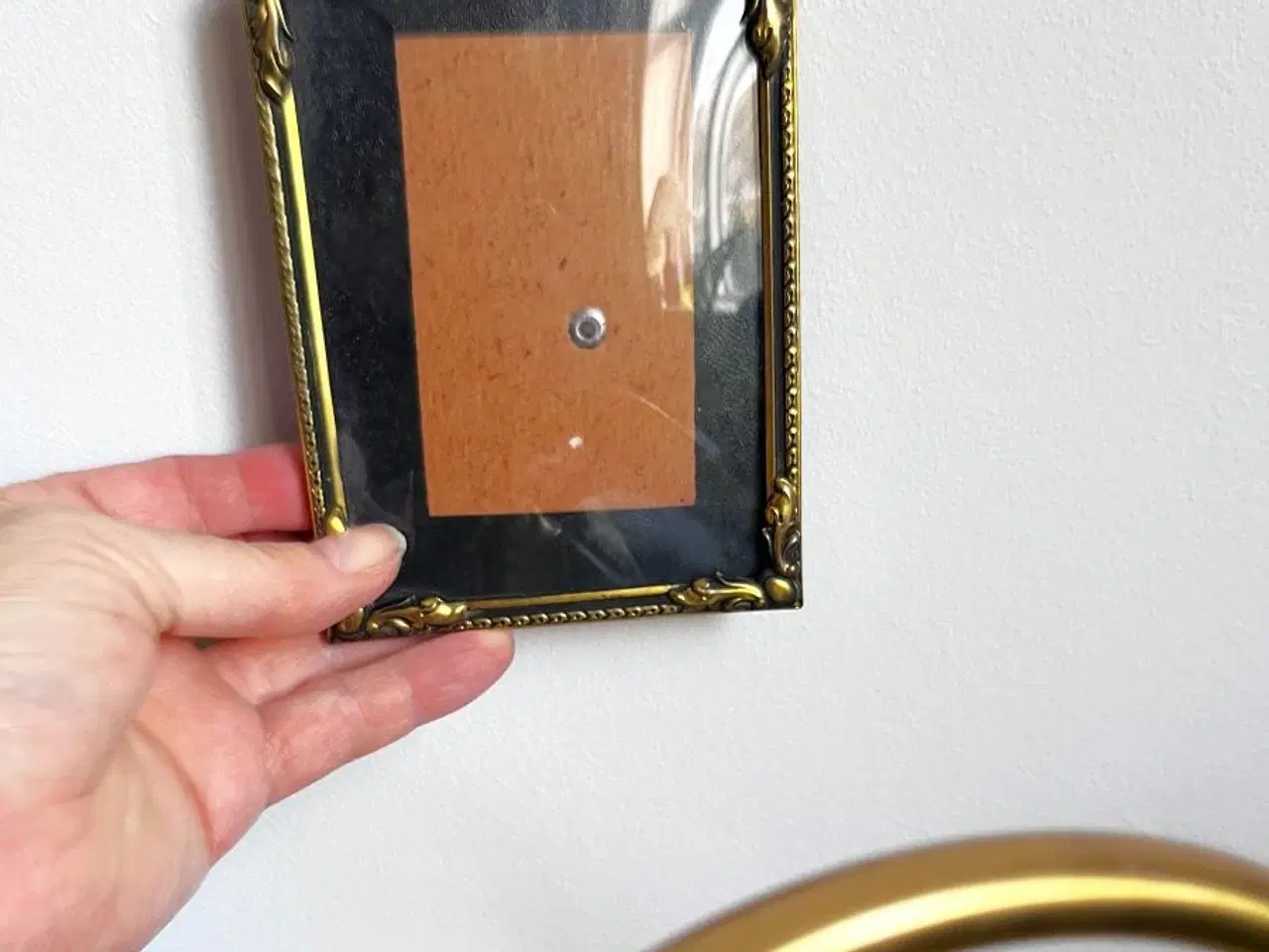 Billede 1 - Skøn gammel messingramme med buet glas